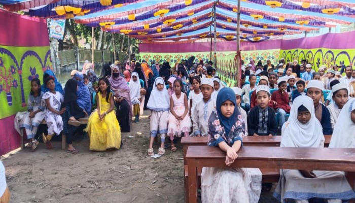 সলঙ্গা নূরানী বিজ্ঞান মাদ্রাসায় কোরআনের ছবক প্রদান অনুষ্ঠিত