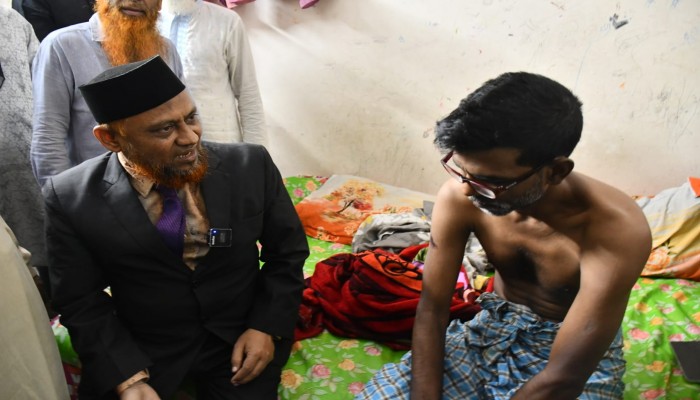 ​রাজধানীতে ভূমিকম্পে নিহত ও আহতদের পরিবারের পাশে জামায়াতে ইসলামী