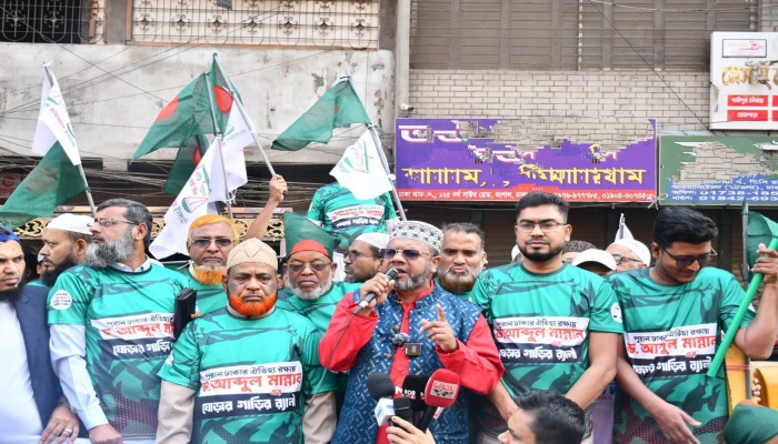 পুরান ঢাকার ঐতিহ্য রক্ষায় ড.আব্দুল মান্নানের উদ্যোগে ঘোড়ার গাড়ির র‍্যালি অনুষ্ঠিত