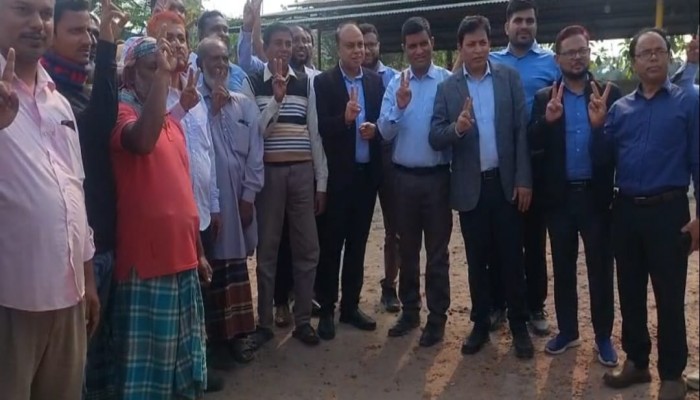 ফুলবাড়ীতে প্রাণের চুক্তিবদ্ধ কৃষকদের কাছ থেকে আমন ধান সংগ্রহ ও বীজ বিতরণ উদ্বোধন