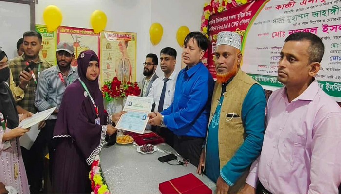 ​কুমিল্লায় চিকিৎসকদের দক্ষতা বৃদ্ধির লক্ষ্যে একদিনের সি পি আর প্রশিক্ষণ ও সনদ প্রদান অনুষ্ঠান