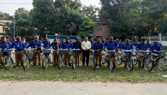 চাকার গতিতে গ্রাম প্রশাসন: টহলে নতুন প্রাণ এনে দিলো সাইকেল