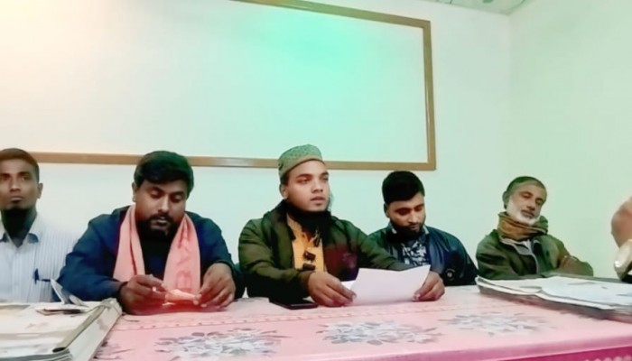 কেন্দুয়ায় বিএনপির পথসভায় কুরুচিপূর্ণ বক্তব্যের প্রতিবাদে শ্রমিক ইউনিয়নের সংবাদ সম্মেলন