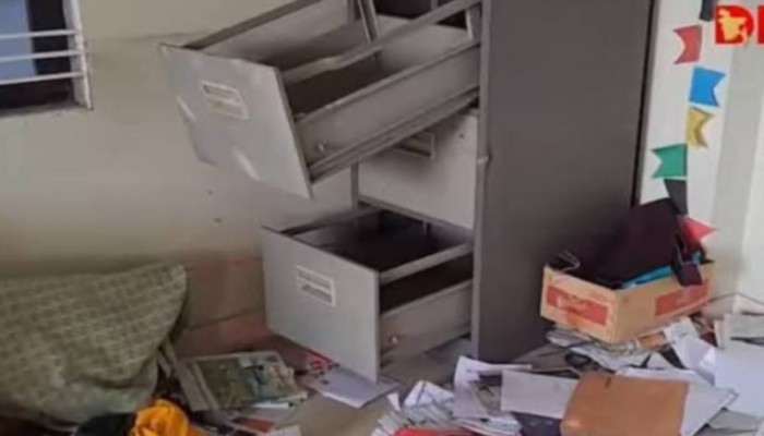 কুষ্টিয়ায় প্রথম আলো কার্যালয়ে হামলা-ভাঙচুর