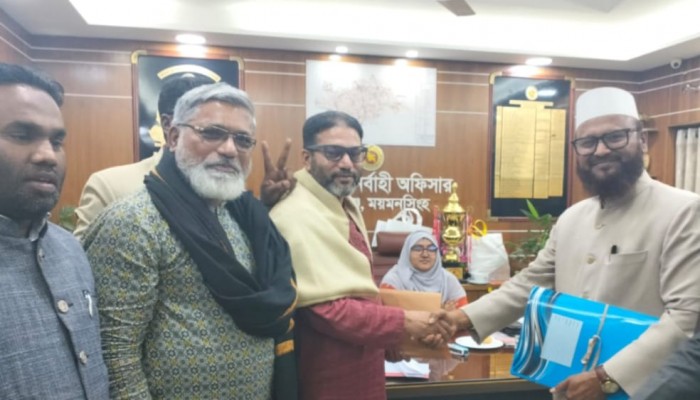 ব্যবসায়িক কথা বলে ৮ লক্ষ টাকা  ধার নিয়ে  আত্মসাৎ