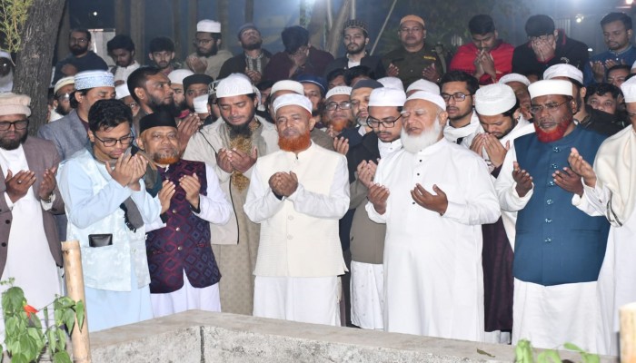শহিদ শরীফ ওসমান হাদির কবর জিয়ারতে আমিরে জামায়াত
