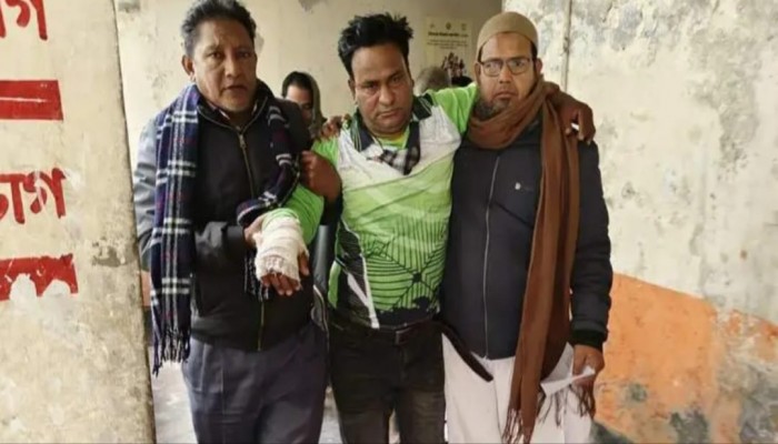 কুমারখালীতে মোটরসাইকেলে ট্রেনের ধাক্কা, যুবদল নেতা আহত