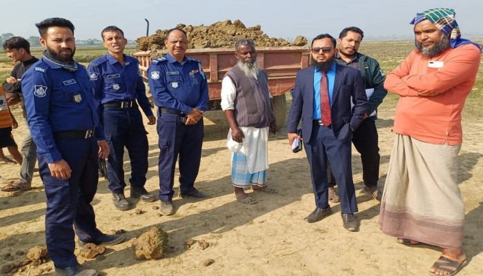 বালাগঞ্জে অবৈধ টপ সয়েল কাটার বিরুদ্ধে অভিযান, দুইজনকে জরিমানা