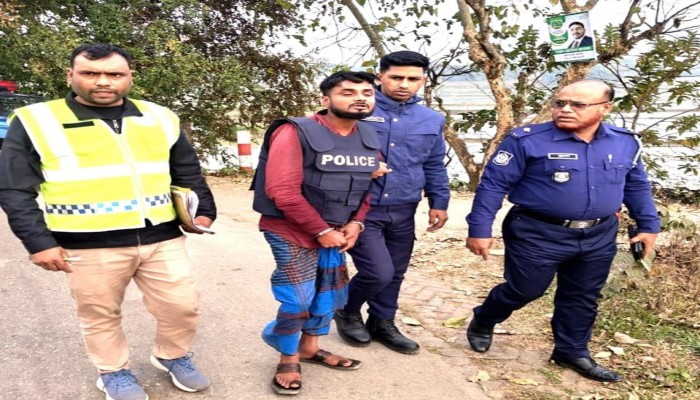 লেনদেনের জেরে ছরতা দিয়ে কুপিয়ে হত্যা করা হয় শিপনকে