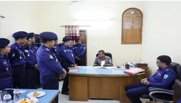 সুনামগঞ্জ ইন-সার্ভিস ট্রেনিং সেন্টার ও সদর কোর্ট পরিদর্শন করেছেন - সিলেট রেঞ্জ অতিরিক্ত ডিআইজি