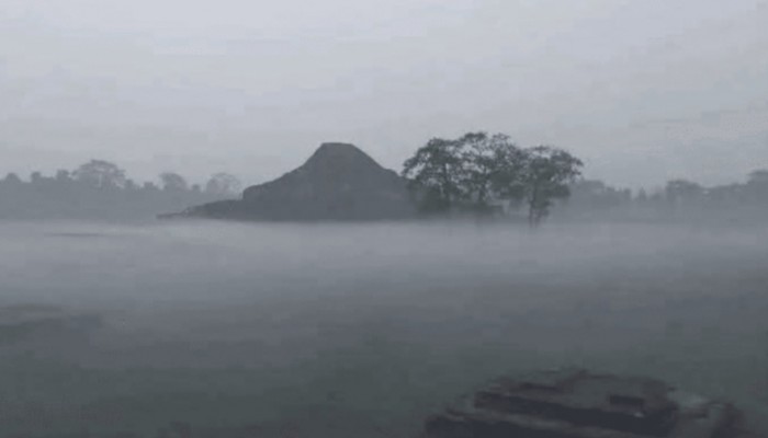 নওগাঁয় কনকনে শীতে বিপর্যস্ত জনজীবন