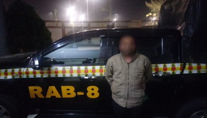 পৃথক অভিযানে রাজধানীর কদমতলীতে লোহার ভাঙ্গারী ও গ্যাস সিলিন্ডার ব্যবসায়ী সাহাবুদ্দিন (৪০)’কে কুপিয়ে হত্যা মামলার এজাহারনামীয় ০২ জন আসামি’কে গ্রেফতার করেছে র‌্যাব।*