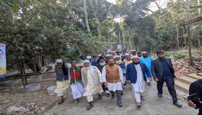 প্রান্তিক জনপদে দ্বারে দ্বারে বরিশাল-৪ আসনে দাঁড়িপাল্লার প্রার্থী মাওলানা আবদুল জব্বার