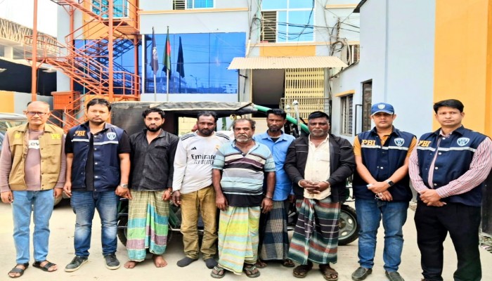 নারায়ণগঞ্জ পিবিআইর সাফাল্যঃ মাত্র ৪ দিনের মধ্যে অটোরিকশা ছিনিতাই ও চালক হত্যার মূল আসামী সহ ক্রেতা চক্র গ্রেফতার