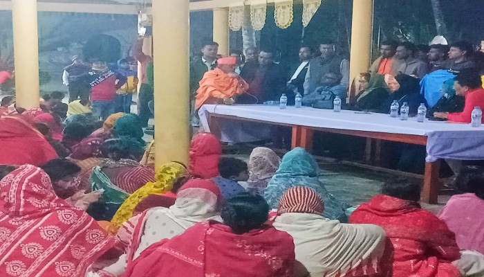 কাউখালীতে কেন্দ্রীয় আশ্রমের মাতৃ সংঘ অনুষ্ঠানে  মতবিনিময় সভা করেন পিরোজপুর ২ আসনের বিএনপির মনোনীত প্রার্থীর মা ও তার সহধর্মিনী