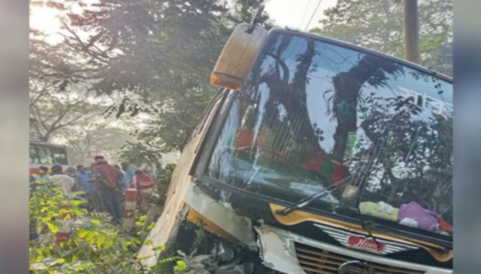সাকুরা পরিবহনের চাঁপায় গ্রামীণ ব্যাংকের কর্মকর্তা নিহত