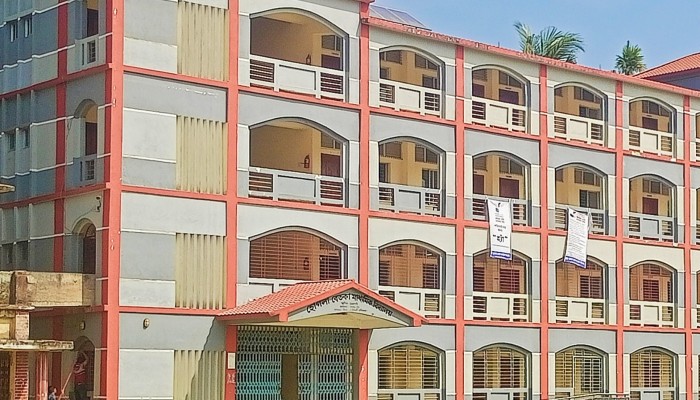 কাউখালীতে জাতীয় সংসদ নির্বাচনে ভোট কেন্দ্রগুলি প্রস্তুতির কাজ চলছে/ সিসি ক্যামেরার আওতায় সকল কেন্দ্র