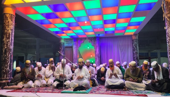 আল্লাহর নৈকট্য অর্জন করতে হলে নেক আমলের প্রতি মনোনিবেশ করতে হবে -ছারছীনার পীর ছাহেব।