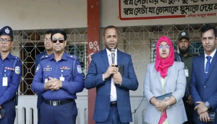 ভোট গ্রহণ কর্মকর্তাদের নির্বাচন সংক্রান্ত প্রেস ব্রিফিং ও  জনগণকে  সচেতন করার লক্ষ্যে  পথসভা