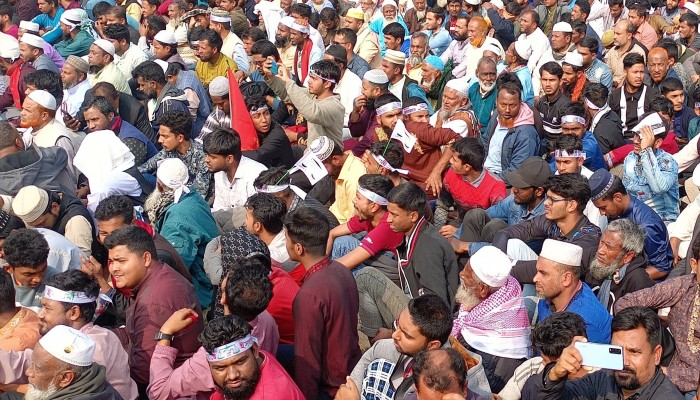 বাংলাদেশ জামায়াতে ইসলামী'র আমীরের অপেক্ষায় কানায় কানায় পূর্ণ কুড়িগ্রামের জনসভার মাঠ