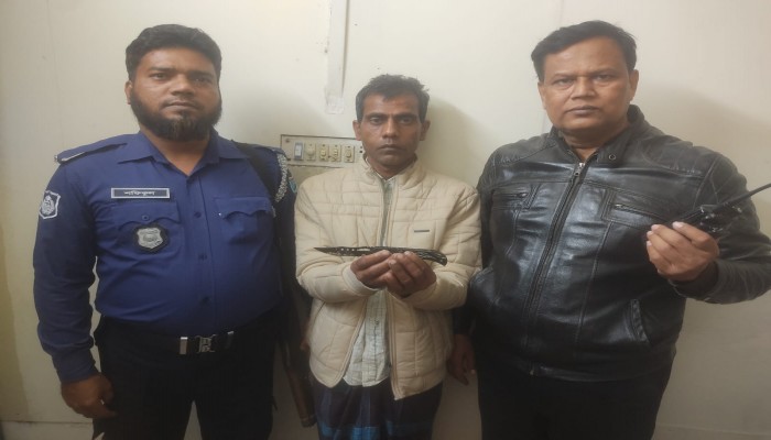 ধানক্ষেত থেকে যুবকের মরদেহ উদ্ধার, ঢাকায় অভিযান চালিয়ে সন্দেহভাজন গ্রেপ্তার