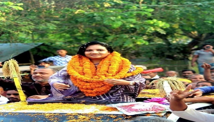 ​নতুন মন্ত্রী সভায় জায়গা পেতে যাচ্ছেন ব্যারিস্টার ফারজানা শারমিন পুতুল