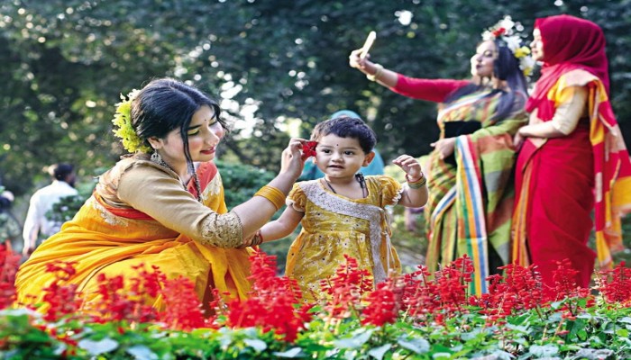 ‎বসন্তের রঙে, ভালোবাসার আবেগে রাঙা কিশোরগঞ্জ।