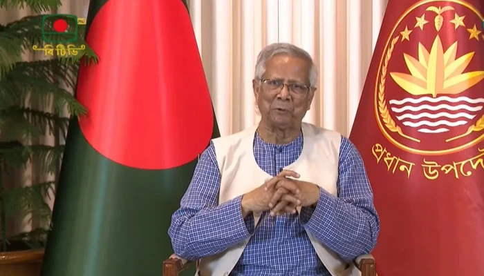 জাতির উদ্দেশে ভাষণ দিচ্ছেন প্রধান উপদেষ্টা