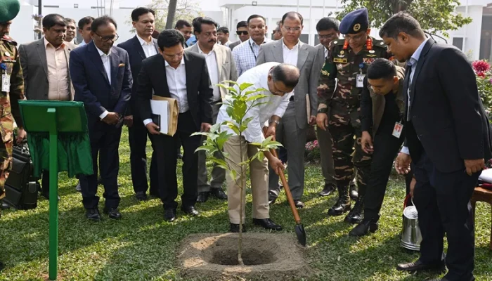 প্রথমবারের মতো তেজগাঁও কার্যালয়ে অফিস করছেন প্রধানমন্ত্রী