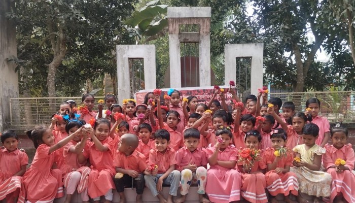 পার্বতীপুরের মৌলভীর ডাঙ্গা সপ্র বিদ্যালয়ে  যথাযথ মর্যাদায় আন্তর্জাতিক মাতৃভাষা ও শহীদ দিবস  পালন