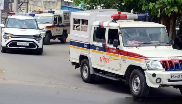 পাকিস্তান সীমান্তের কাছে গুলিবিদ্ধ হয়ে দুই ভারতীয় পুলিশ নিহত