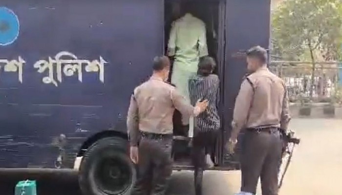 মোহাম্মদপুরে চাঁদাবাজির অভিযোগে বেশ কয়েকজন আটক
