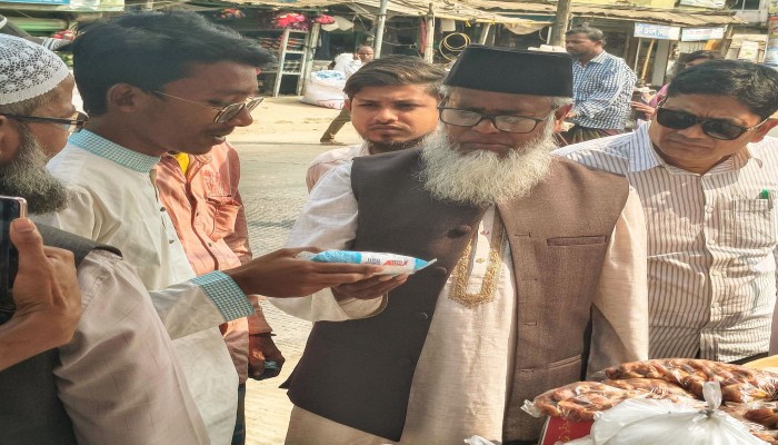 রমজান জনসেবা বাজারে হামলার ঘটনাস্থল পরিদর্শনে এমপি গাজী এনামুল হক