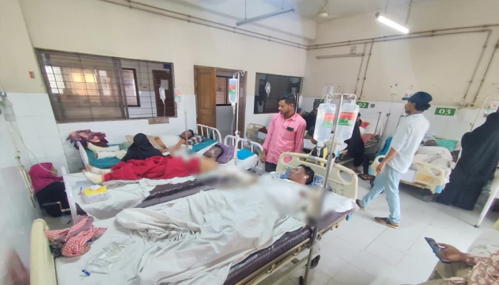কক্সবাজারে গ্যাস পাম্পে বিস্ফোরণ, বার্ন ইউনিটে ভর্তি ৬ জনের অবস্থা আশঙ্কাজনক