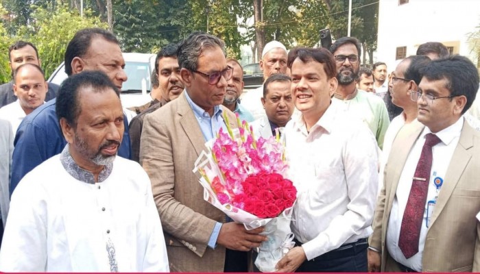 হাসপাতালগুলোকে নিজের  মনে করে যেখানে অন্যায় দেখবেন সবাই প্রতিবাদ করবেন- সিরাজগঞ্জে স্বাস্থ্য প্রতিমন্ত্রী