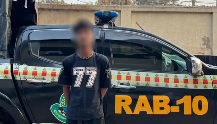 ফরিদপুরে পায়ুপথে বাতাস ঢুকিয়ে শ্রমিক হত্যার চাঞ্চল্যকর ঘটনায় মূল অভিযুক্ত রিহাত শেখ ওরফে হাকিম (২২)'কে মাগুরা থেকে গ্রেফতার করেছে র‌্যাব-১০