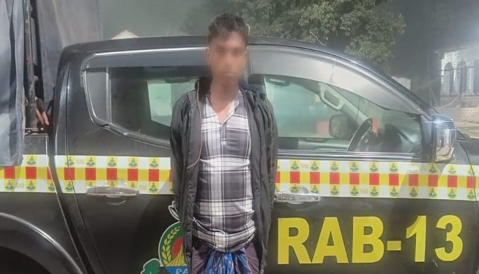 রংপুরের মিঠাপুকুরে ধর্ষণের ঘটনায় মামলা; র‌্যাব ১৩ এর অভিযানে প্রধান আসামি গ্রেফতার।