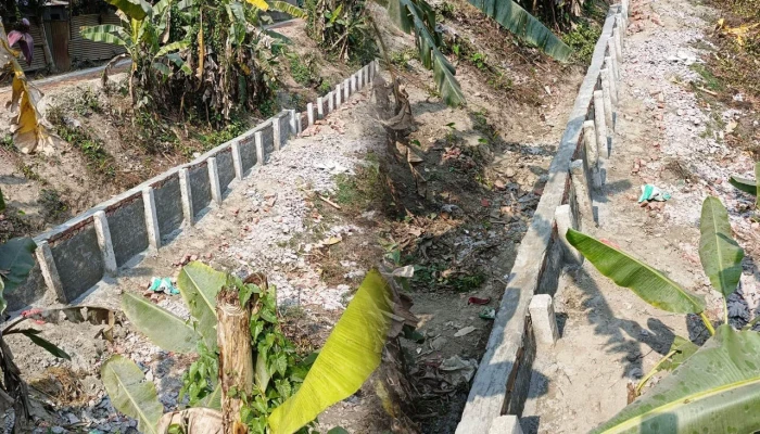অভিযোগে বদলে গেল গাইড ওয়াল নির্মাণ
