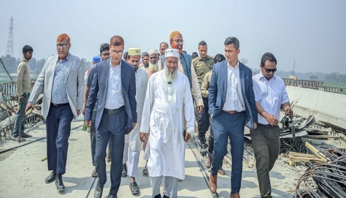 ৭ বছরেও শেষ হয়নি ১৩৬ কোটি টাকার কুড়িগ্রামের সোনাহাট সেতুর কাজ