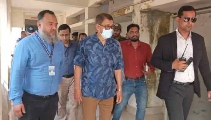 স্বাস্থ্যমন্ত্রীর হঠাৎ হাসপাতাল পরিদর্শন ১৬ জনের ৮ জন ডাক্তারই অনুপস্থিত