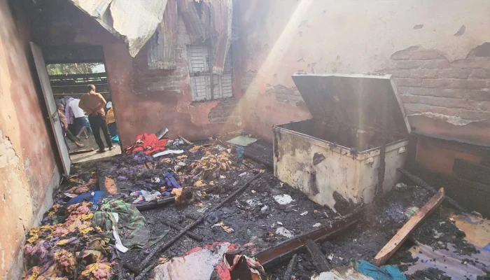 নীলফামারীতে ৭ দোকান পুড়ে ছাই  ২০ লাখ টাকার ক্ষয়ক্ষতি