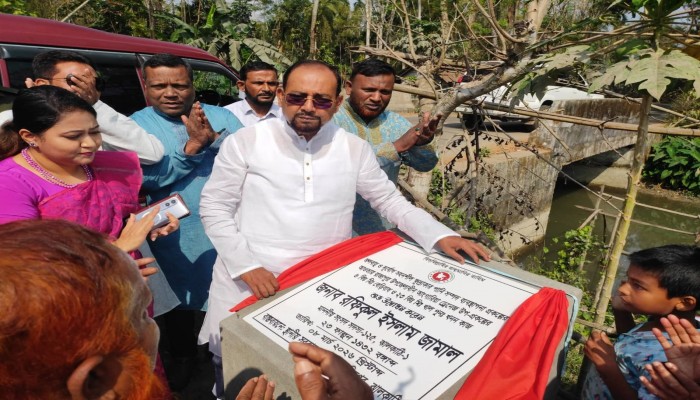 ​ঝালকাঠির রাজাপুরে খাল খনন কাজের উদ্বোধন করলেন রফিকুল ইসলাম  জামাল