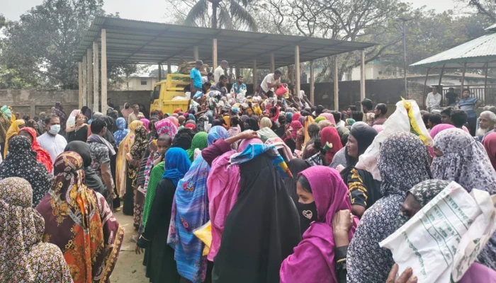 নালিতাবাড়ীতে টিসিবি পণ্য বিতরণে অনিয়ম, ভোক্তাদের পণ্য উধাও