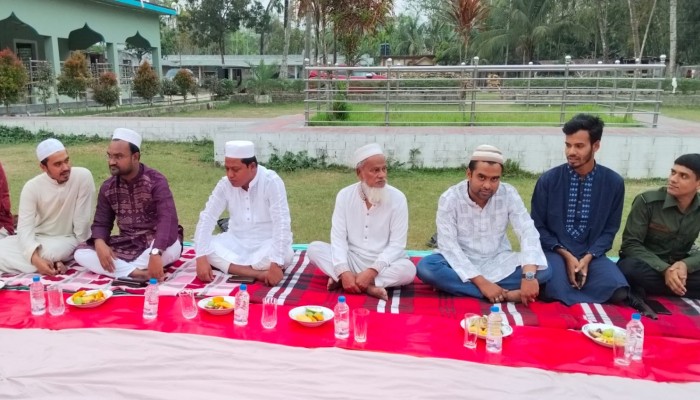 কাঁঠালিয়ার তালগাছিয়া দরবার শরীফে ইফতার মাহফিল অনুষ্ঠিত