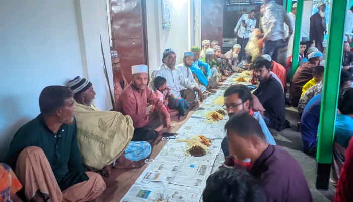 ​কেন্দুয়ায় সাবেক যুবদল নেতার উদ্যোগে দুল্লী জামে মসজিদে ইফতার আয়োজন
