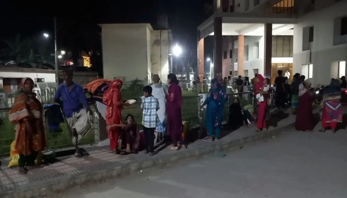 হাসপাতালে আগুন আতঙ্কে হুড়োহুড়িতে আহত ৫