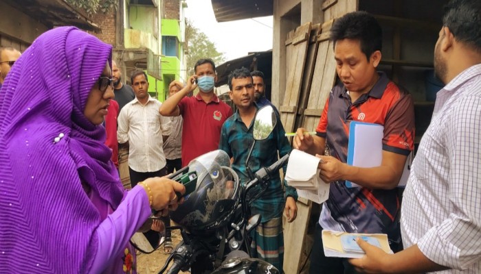রাজস্থলীতে বাজার মনিটরিংয়ে ভ্রাম্যমাণ আদালত: ৪ প্রতিষ্ঠানকে জরিমানা