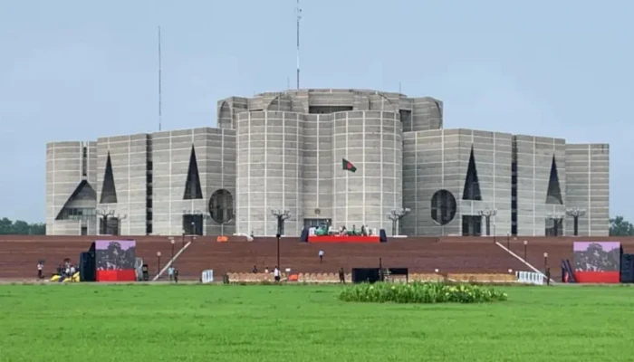 যেভাবে পরিচালিত হয় বাংলাদেশের জাতীয় সংসদ, যে কারণে এবার ব্যতিক্রম