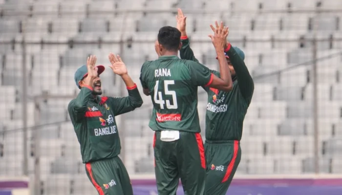 নাহিদের বোলিং তোপে দেড়শর আগেই গুটিয়ে গেল পাকিস্তান