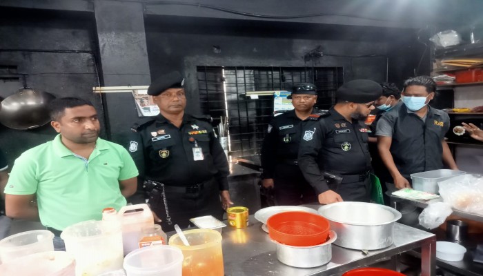 র‌্যাব-৯ ও জেলা প্রশাসন, মৌলভীবাজার এর যৌথ অভিযানে মৌলভীবাজারে ০৩টি প্রতিষ্ঠানকে ০২ লক্ষ ২০ হাজার টাকা